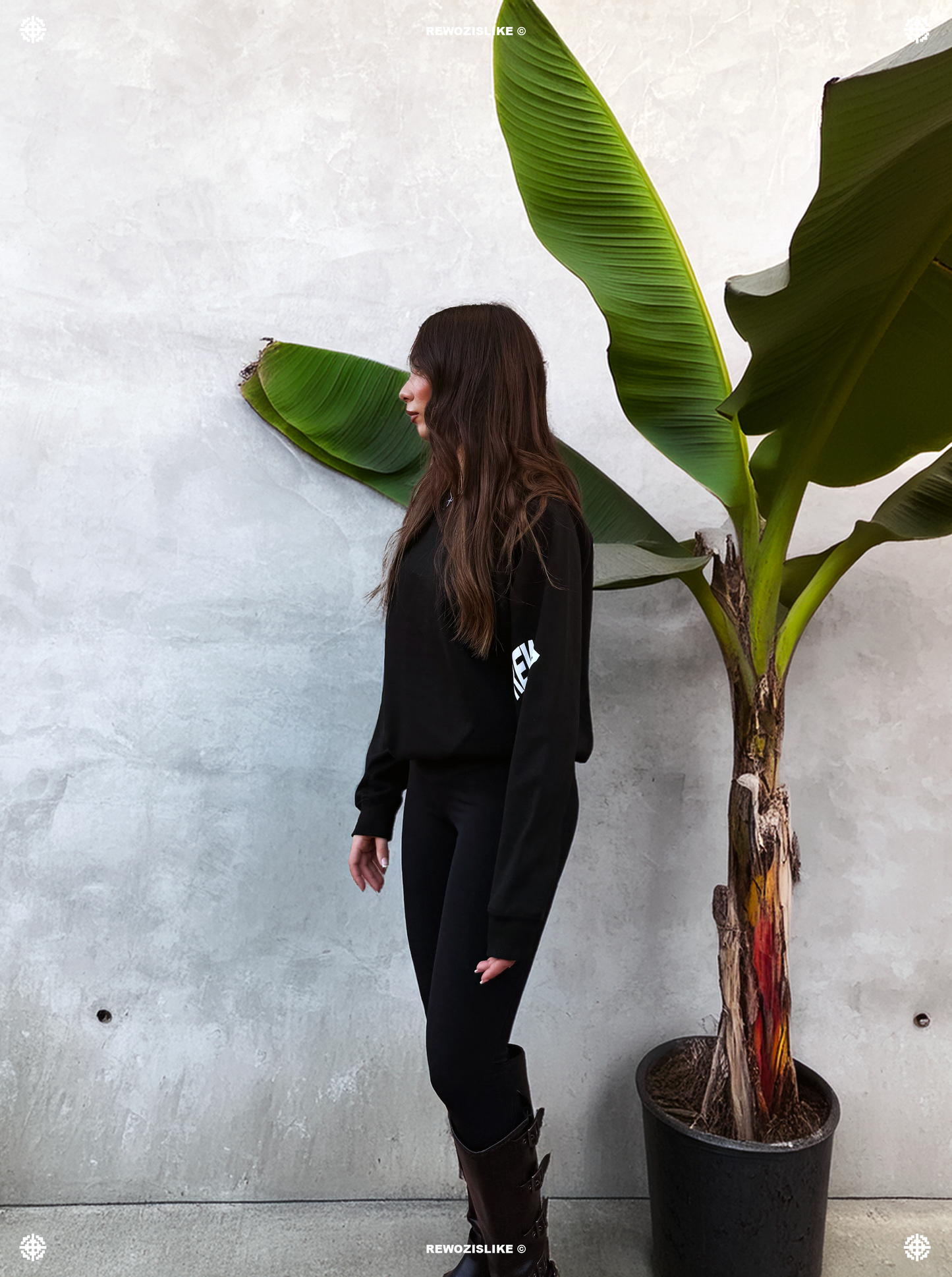 FELPA GIROCOLLO RAGLAN NERA REWOZISLIKE ©